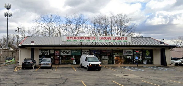 Harmony House Records and Tapes - Troy - 3914 Rochester Rd (newer photo)